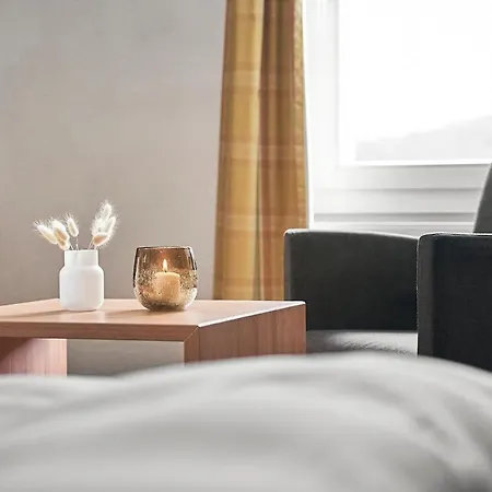 Parkhaus Huegel Hotell