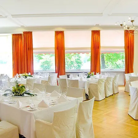 Parkhaus Huegel אסן