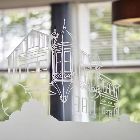 Parkhaus Huegel 3* אסן