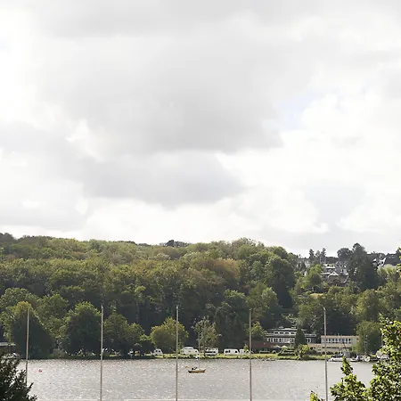 Parkhaus Huegel מלון 3*