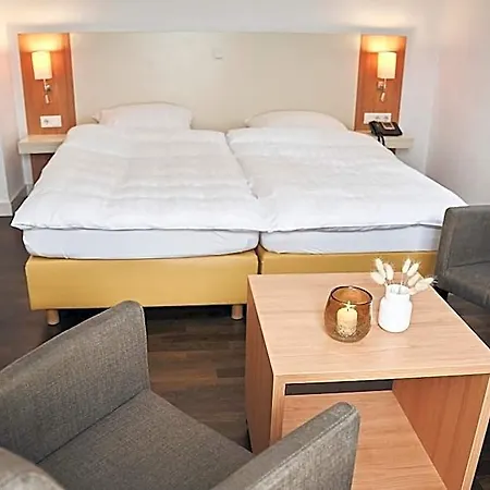 Hotel Parkhaus Huegel 3*