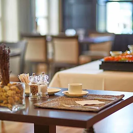 Hotel Parkhaus Huegel 3*