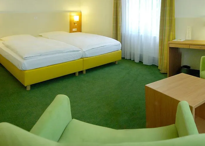 Hotel Parkhaus Huegel 3*