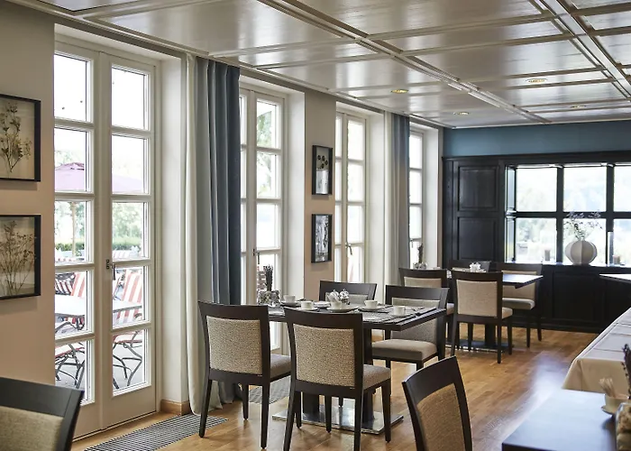 Parkhaus Huegel Hotel